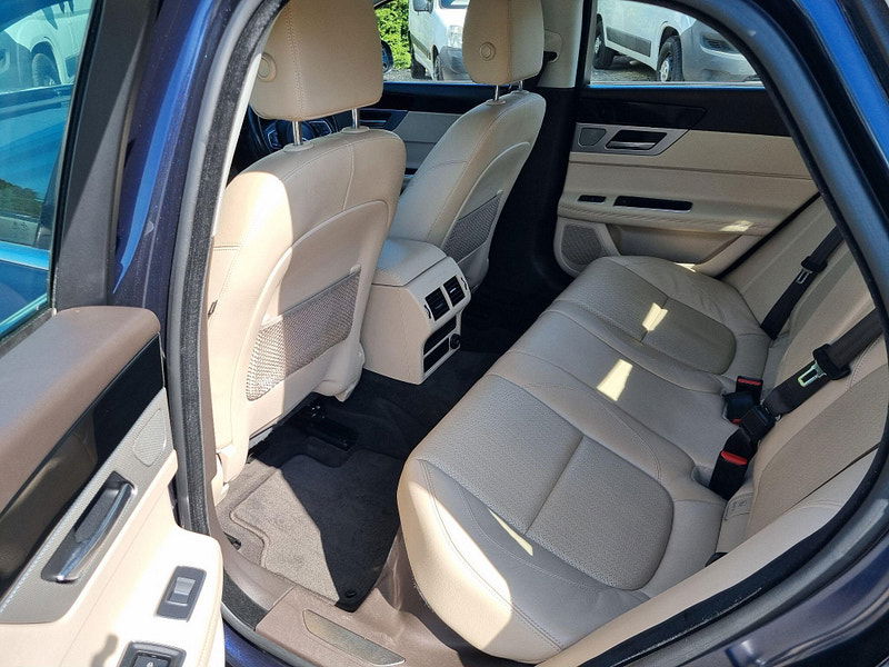 Jaguar XF 2.0d Prestige Auto Euro 6 (s/s) 4dr 4dr Automatic 2025