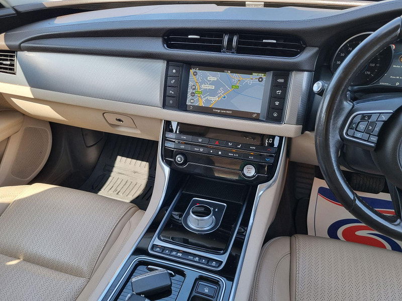Jaguar XF 2.0d Prestige Auto Euro 6 (s/s) 4dr 4dr Automatic 2025