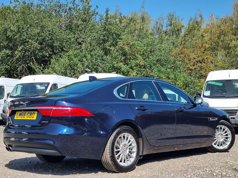 Jaguar XF 2.0d Prestige Auto Euro 6 (s/s) 4dr 4dr Automatic 2025