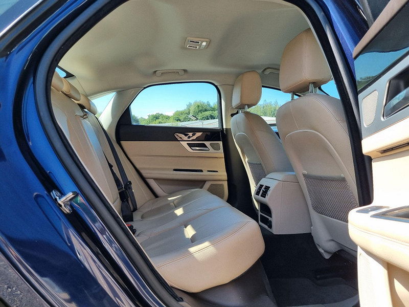 Jaguar XF 2.0d Prestige Auto Euro 6 (s/s) 4dr 4dr Automatic 2025