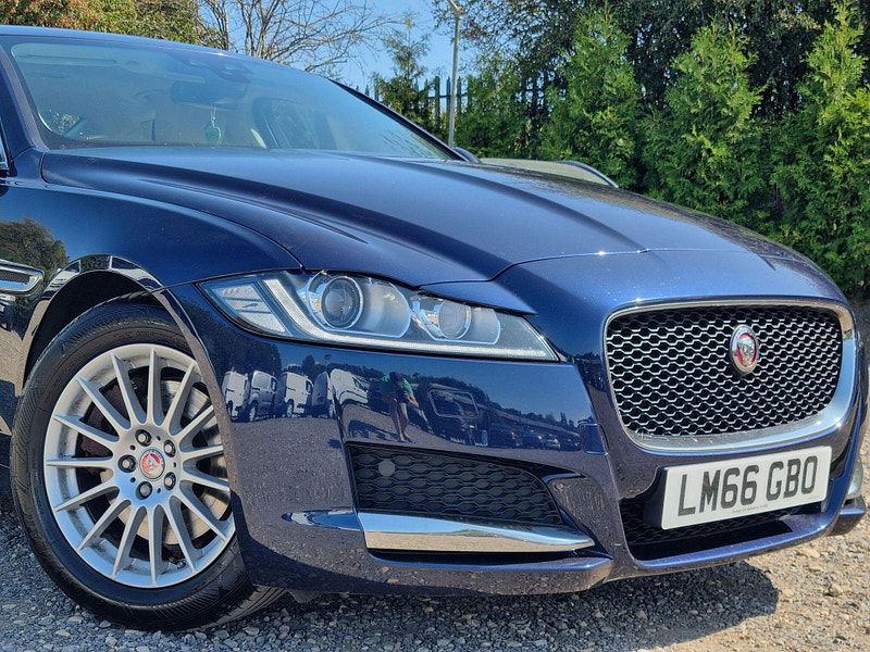 Jaguar XF 2.0d Prestige Auto Euro 6 (s/s) 4dr 4dr Automatic 2025