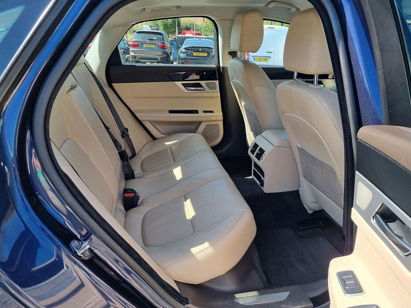 Jaguar XF 2.0d Prestige Auto Euro 6 (s/s) 4dr 4dr Automatic 2025
