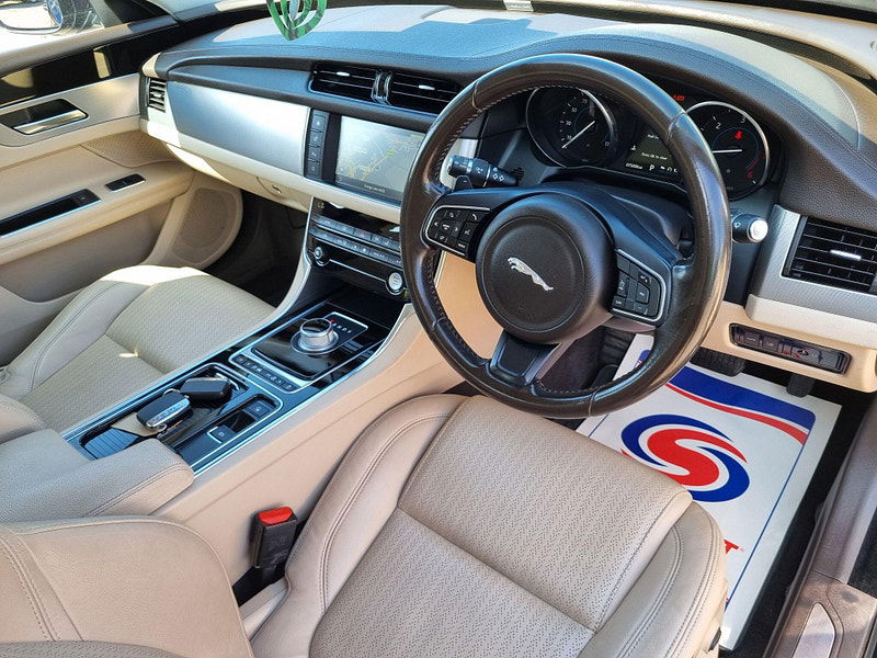 Jaguar XF 2.0d Prestige Auto Euro 6 (s/s) 4dr 4dr Automatic 2025