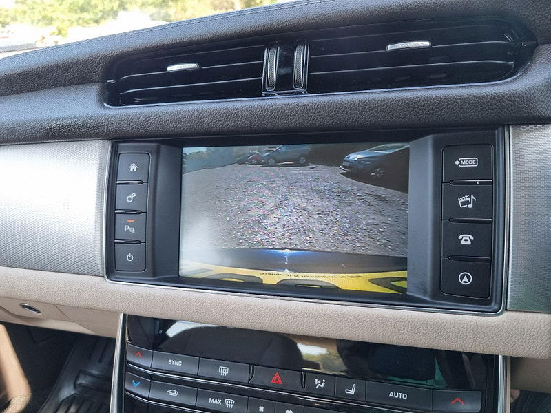 Jaguar XF 2.0d Prestige Auto Euro 6 (s/s) 4dr 4dr Automatic 2025