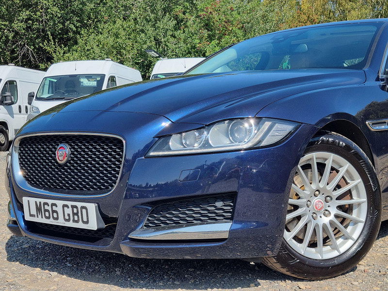Jaguar XF 2.0d Prestige Auto Euro 6 (s/s) 4dr 4dr Automatic 2025