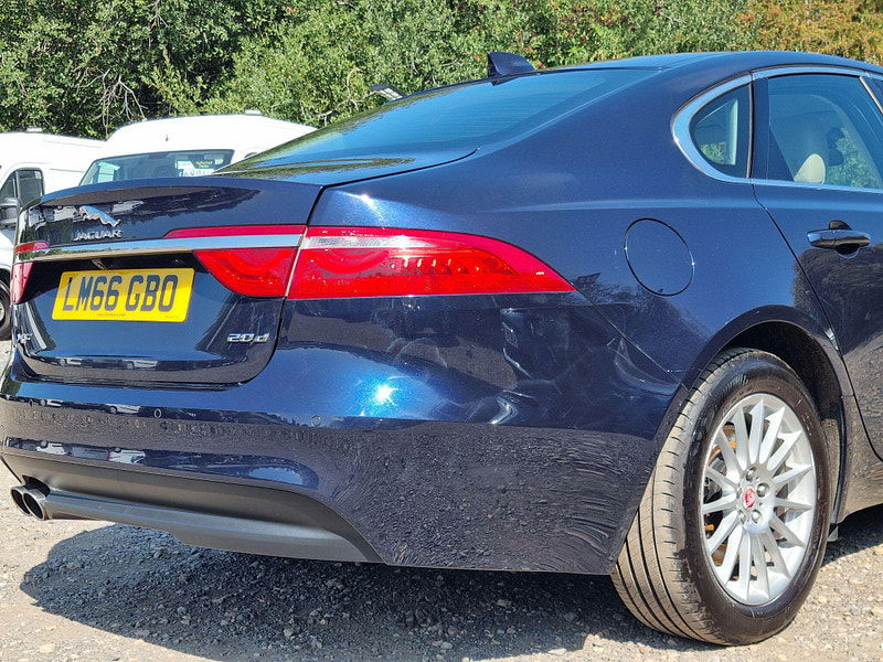 Jaguar XF 2.0d Prestige Auto Euro 6 (s/s) 4dr 4dr Automatic 2025