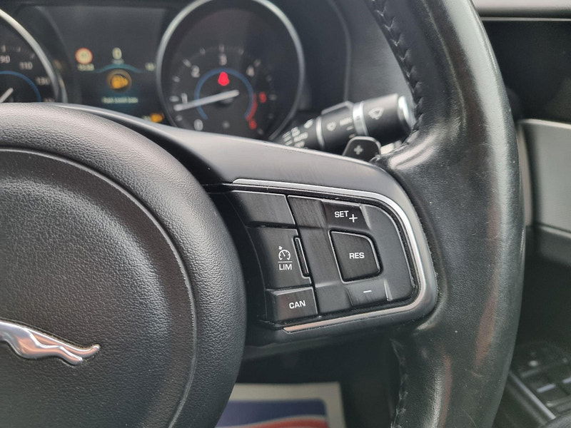 Jaguar XF 2.0d Prestige Auto Euro 6 (s/s) 4dr 4dr Automatic 2025