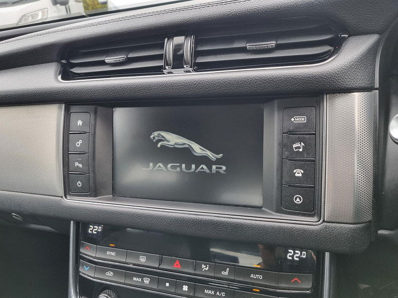 Jaguar XF 2.0d Prestige Auto Euro 6 (s/s) 4dr 4dr Automatic 2025