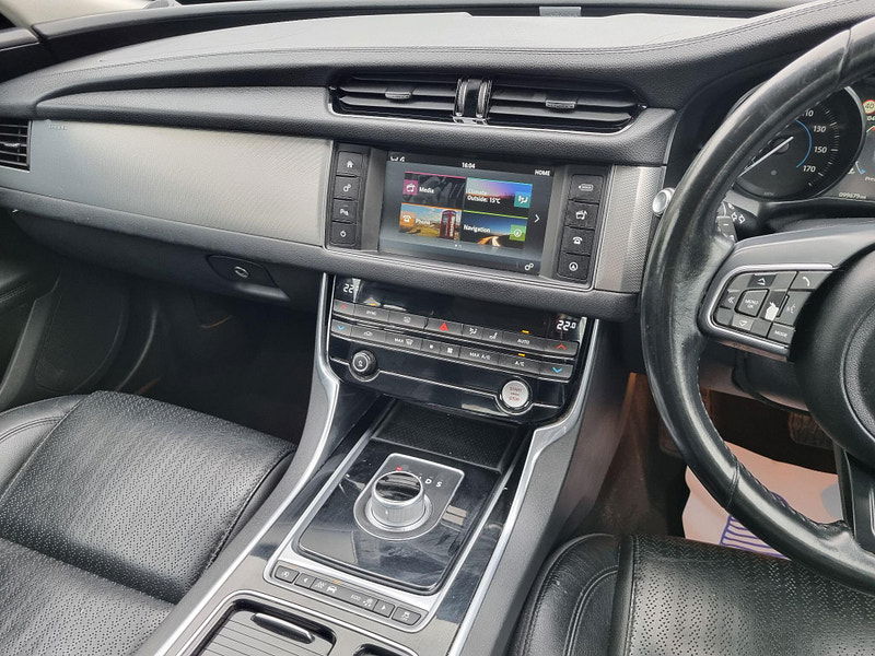 Jaguar XF 2.0d Prestige Auto Euro 6 (s/s) 4dr 4dr Automatic 2025
