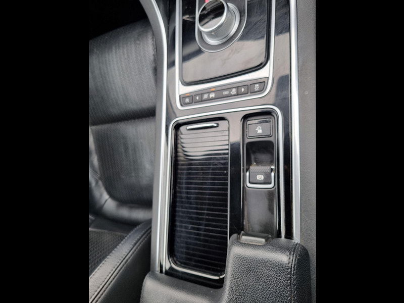 Jaguar XF 2.0d Prestige Auto Euro 6 (s/s) 4dr 4dr Automatic 2025