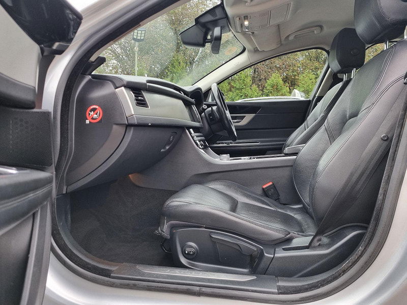 Jaguar XF 2.0d Prestige Auto Euro 6 (s/s) 4dr 4dr Automatic 2025
