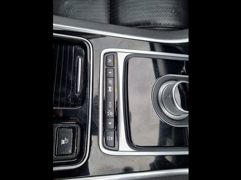 Jaguar XF 2.0d Prestige Auto Euro 6 (s/s) 4dr 4dr Automatic 2025