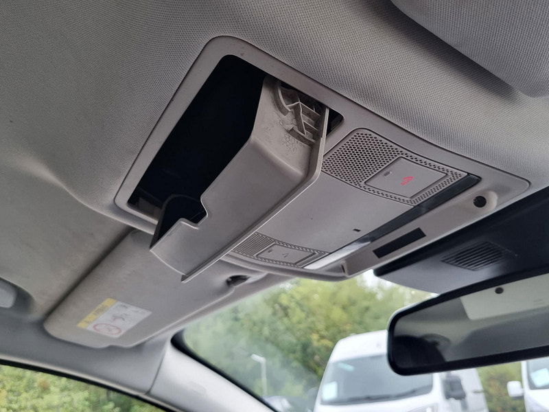 Jaguar XF 2.0d Prestige Auto Euro 6 (s/s) 4dr 4dr Automatic 2025