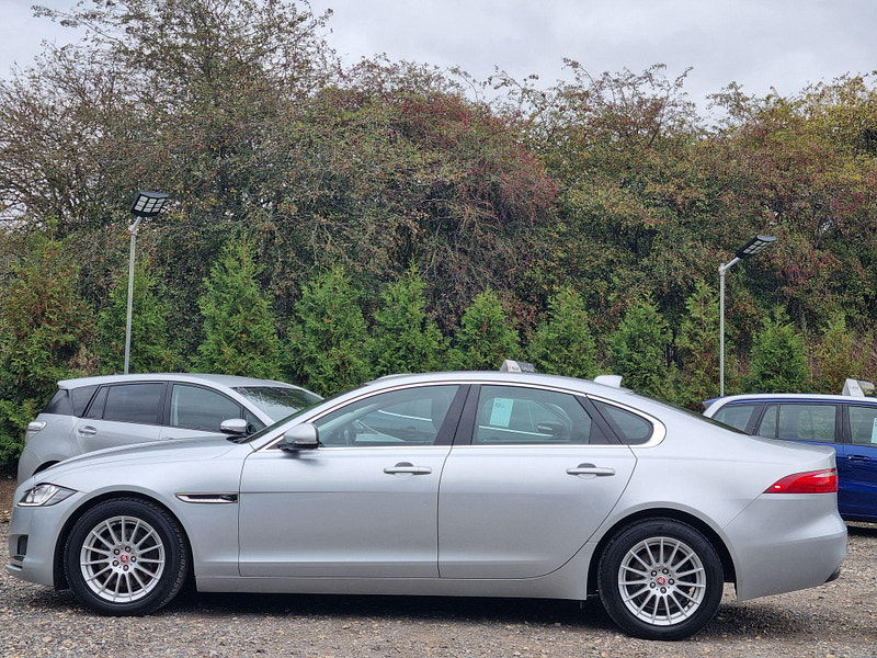 Jaguar XF 2.0d Prestige Auto Euro 6 (s/s) 4dr 4dr Automatic 2025