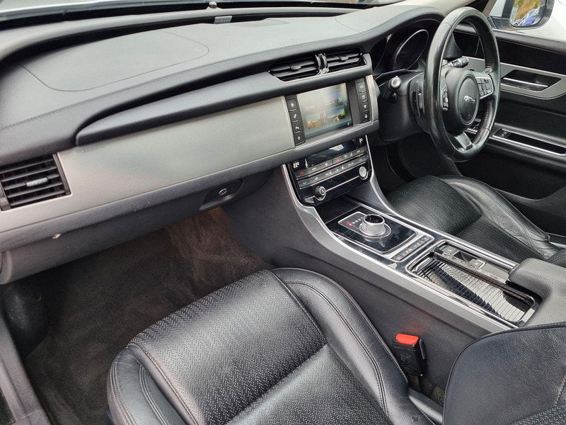 Jaguar XF 2.0d Prestige Auto Euro 6 (s/s) 4dr 4dr Automatic 2025