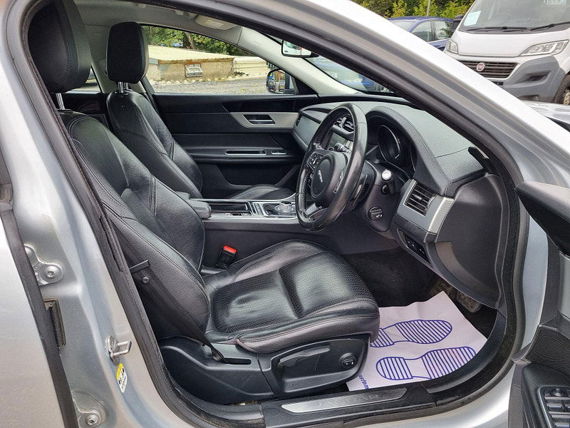 Jaguar XF 2.0d Prestige Auto Euro 6 (s/s) 4dr 4dr Automatic 2025