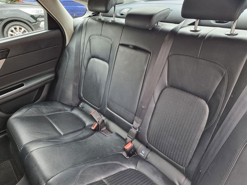 Jaguar XF 2.0d Prestige Auto Euro 6 (s/s) 4dr 4dr Automatic 2025