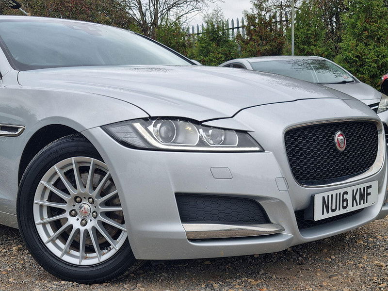 Jaguar XF 2.0d Prestige Auto Euro 6 (s/s) 4dr 4dr Automatic 2025