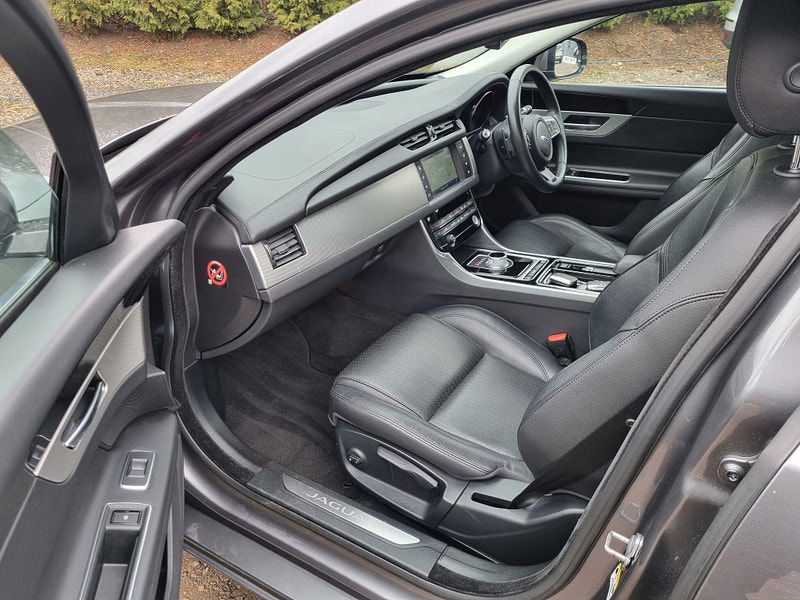 Jaguar XF 2.0d Prestige Auto Euro 6 (s/s) 4dr 4dr Automatic 2026