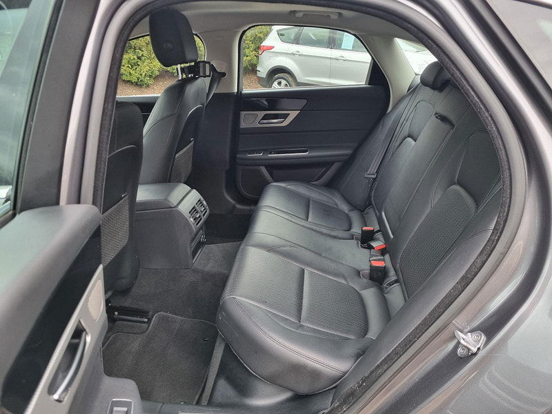 Jaguar XF 2.0d Prestige Auto Euro 6 (s/s) 4dr 4dr Automatic 2026