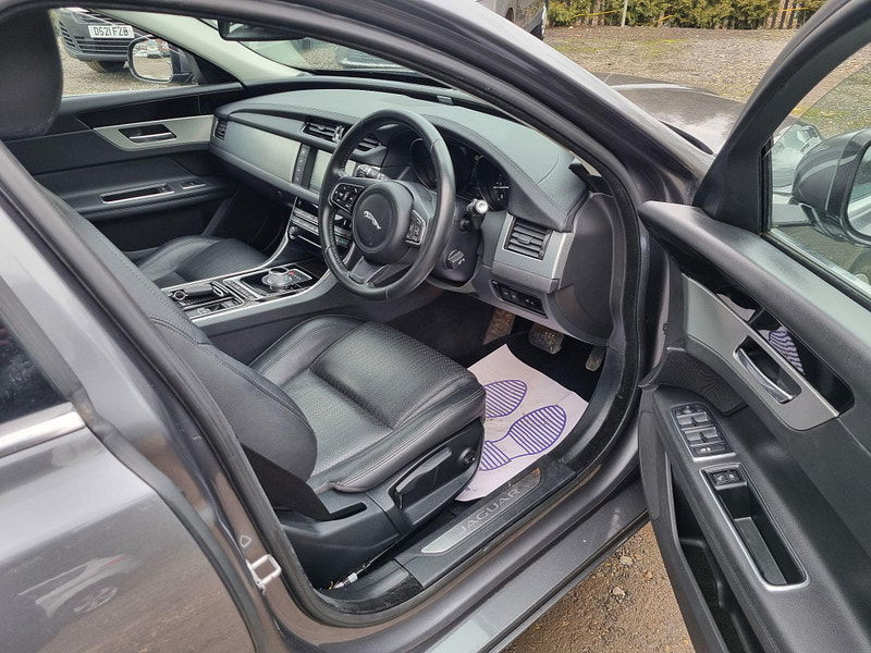 Jaguar XF 2.0d Prestige Auto Euro 6 (s/s) 4dr 4dr Automatic 2026