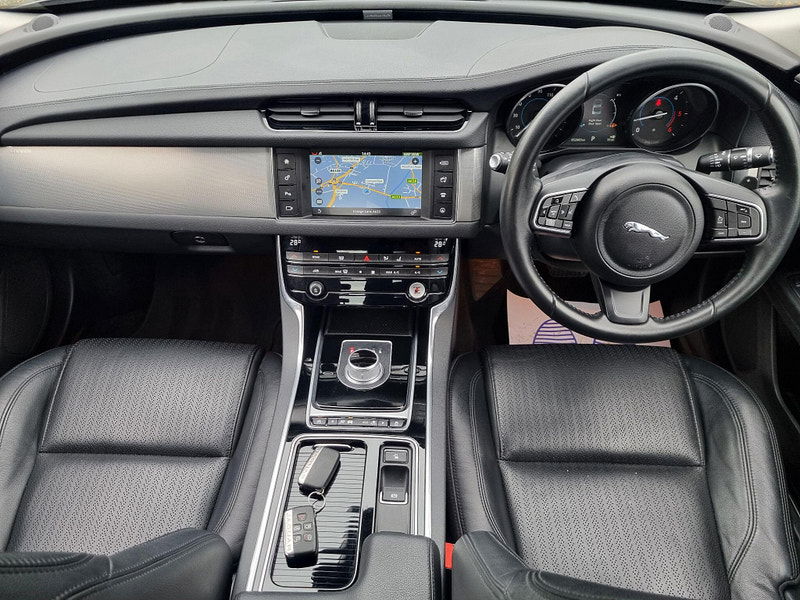 Jaguar XF 2.0d Prestige Auto Euro 6 (s/s) 4dr 4dr Automatic 2026