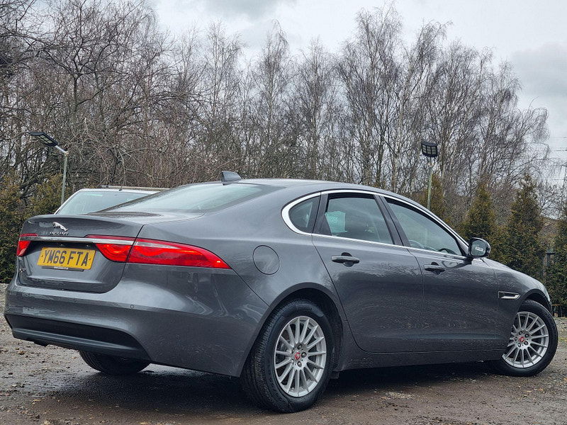 Jaguar XF 2.0d Prestige Auto Euro 6 (s/s) 4dr 4dr Automatic 2026