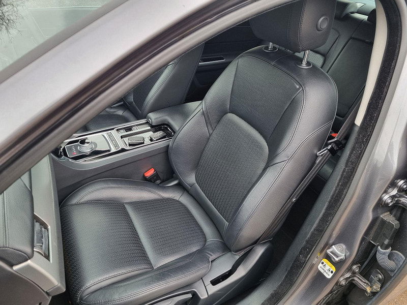 Jaguar XF 2.0d Prestige Auto Euro 6 (s/s) 4dr 4dr Automatic 2026