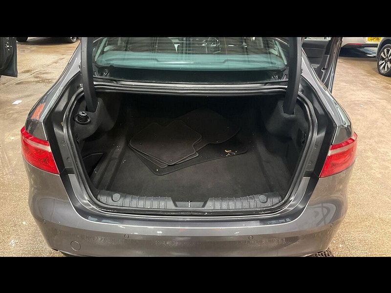 Jaguar XF 2.0d Prestige Auto Euro 6 (s/s) 4dr 4dr Automatic 2026