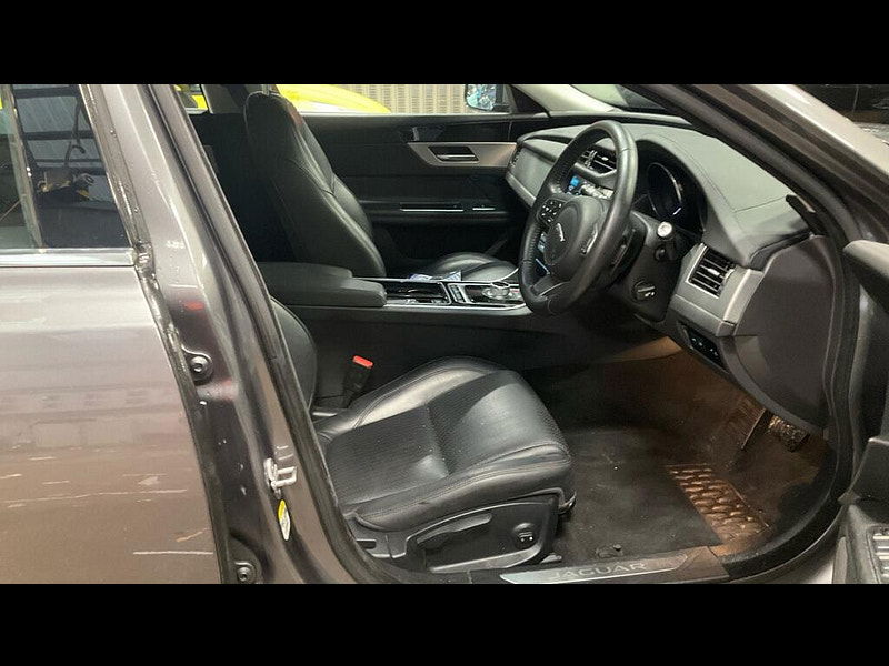 Jaguar XF 2.0d Prestige Auto Euro 6 (s/s) 4dr 4dr Automatic 2026