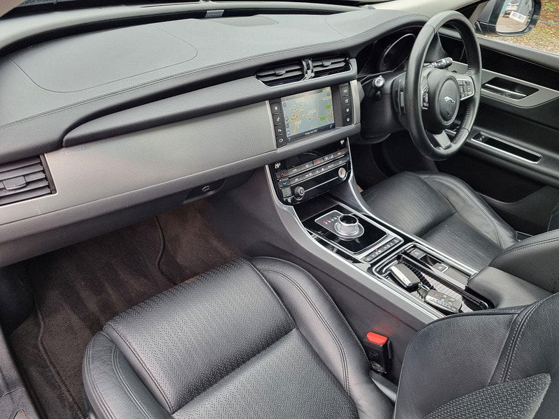 Jaguar XF 2.0d Prestige Auto Euro 6 (s/s) 4dr 4dr Automatic 2026