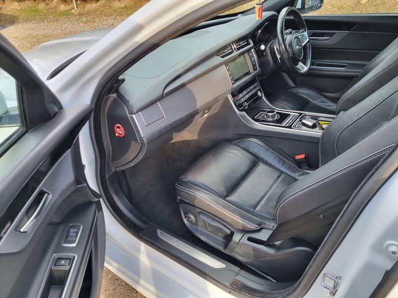 Jaguar XF 2.0d R-Sport Auto Euro 6 (s/s) 4dr 4dr Automatic 2026