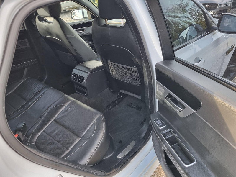 Jaguar XF 2.0d R-Sport Auto Euro 6 (s/s) 4dr 4dr Automatic 2026