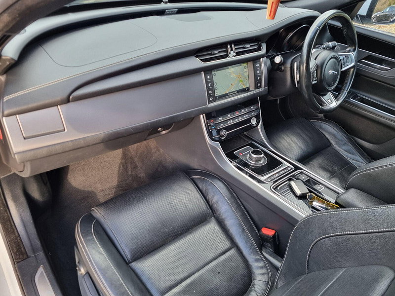 Jaguar XF 2.0d R-Sport Auto Euro 6 (s/s) 4dr 4dr Automatic 2026