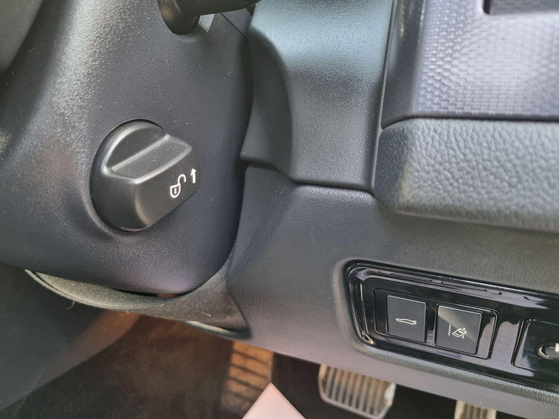 Jaguar XF 2.0d R-Sport Auto Euro 6 (s/s) 4dr 4dr Automatic 2026