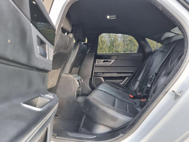 Jaguar XF 2.0d R-Sport Auto Euro 6 (s/s) 4dr 4dr Automatic 2026