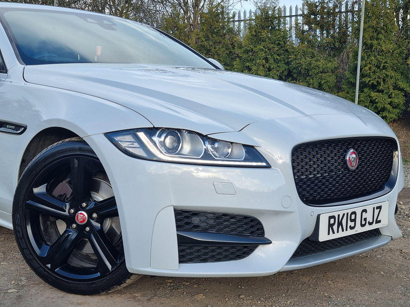 Jaguar XF 2.0d R-Sport Auto Euro 6 (s/s) 4dr 4dr Automatic 2026