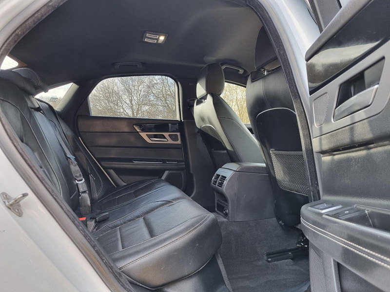 Jaguar XF 2.0d R-Sport Auto Euro 6 (s/s) 4dr 4dr Automatic 2026