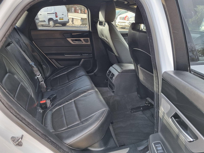 Jaguar XF 2.0d R-Sport Auto Euro 6 (s/s) 4dr 4dr Automatic 2026