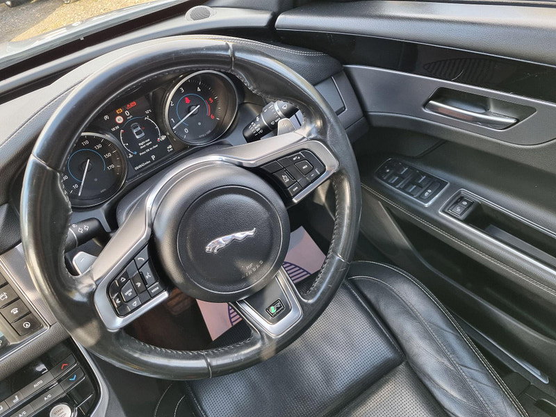 Jaguar XF 2.0d R-Sport Auto Euro 6 (s/s) 4dr 4dr Automatic 2026