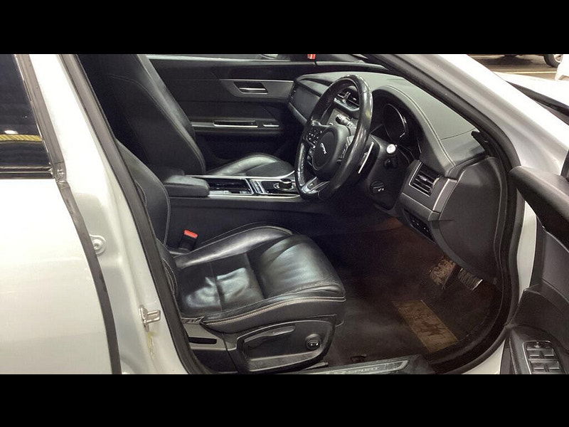 Jaguar XF 2.0d R-Sport Auto Euro 6 (s/s) 4dr 4dr Automatic 2026