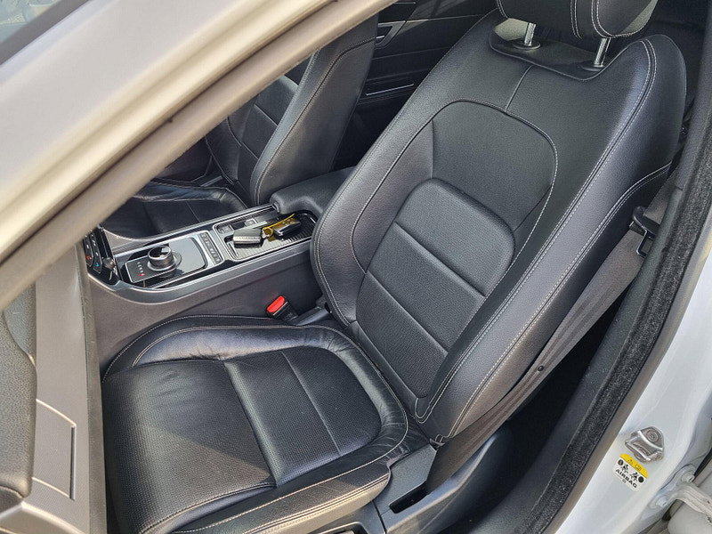 Jaguar XF 2.0d R-Sport Auto Euro 6 (s/s) 4dr 4dr Automatic 2026