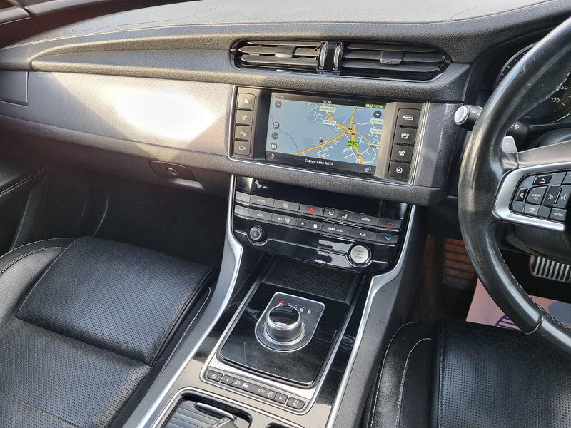 Jaguar XF 2.0d R-Sport Auto Euro 6 (s/s) 4dr 4dr Automatic 2026