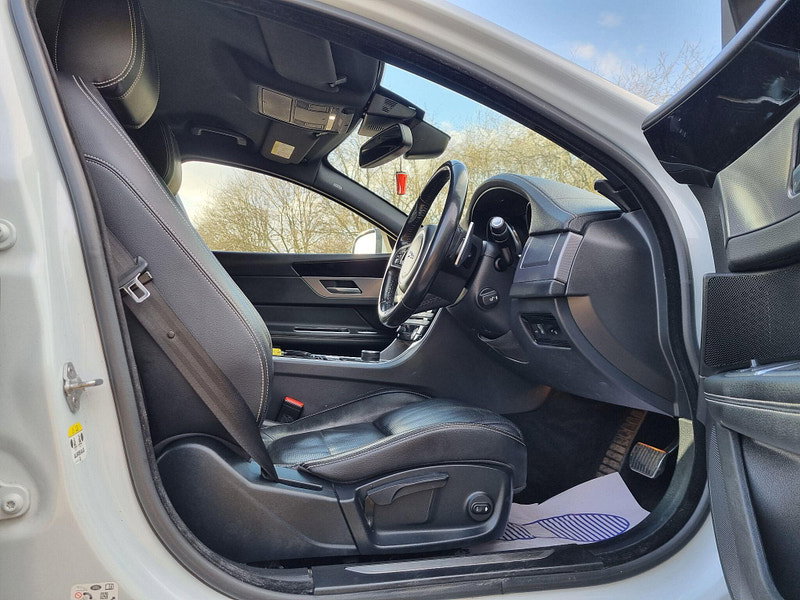 Jaguar XF 2.0d R-Sport Auto Euro 6 (s/s) 4dr 4dr Automatic 2026