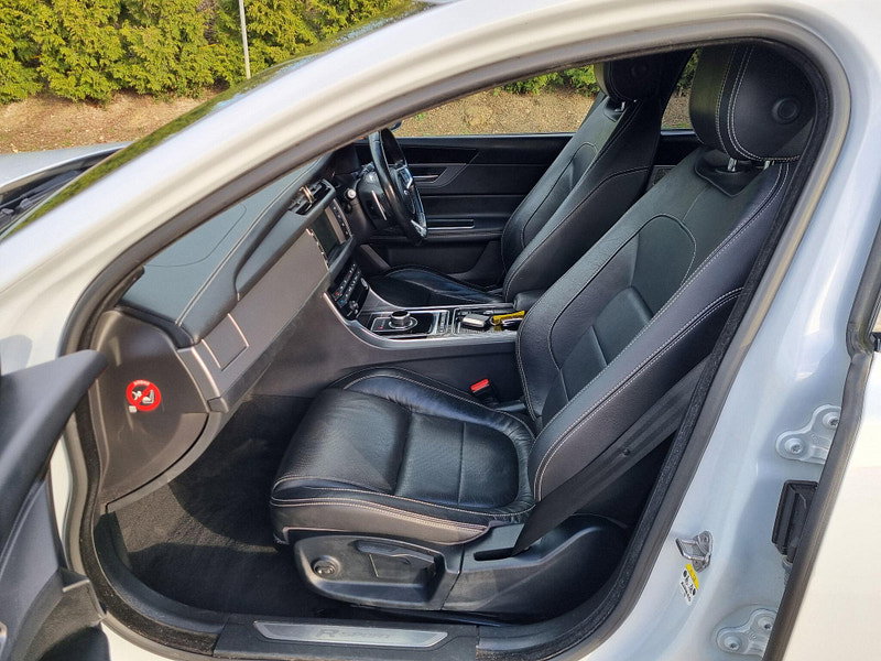 Jaguar XF 2.0d R-Sport Auto Euro 6 (s/s) 4dr 4dr Automatic 2026