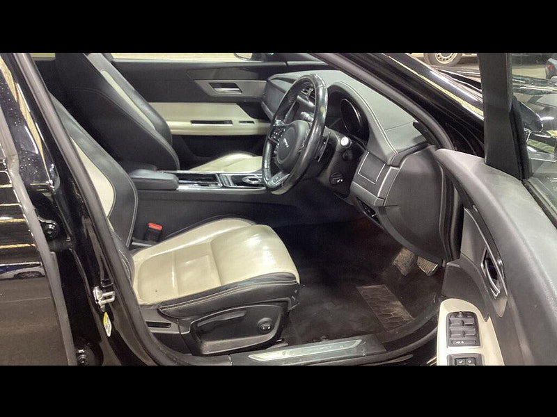 Jaguar XF 2.0d R-Sport Auto Euro 6 (s/s) 4dr 4dr Automatic 2026