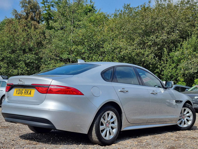 Jaguar XF 2.0d R-Sport Auto Euro 6 (s/s) 4dr 4dr Automatic 2025