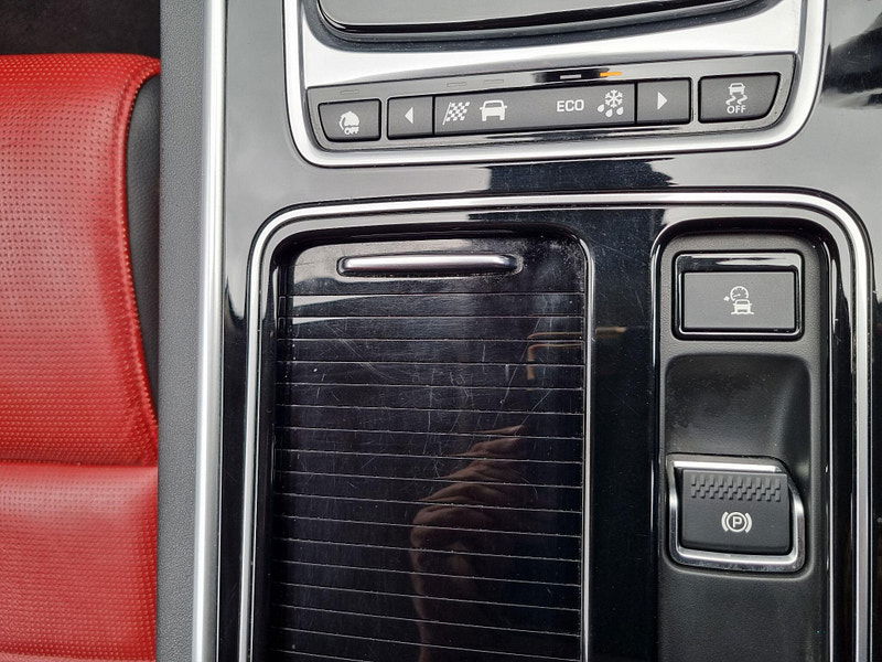 Jaguar XF 2.0d R-Sport Auto Euro 6 (s/s) 4dr 4dr Automatic 2025