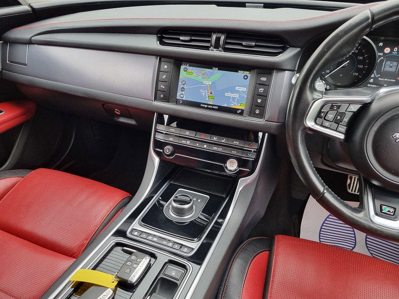 Jaguar XF 2.0d R-Sport Auto Euro 6 (s/s) 4dr 4dr Automatic 2025