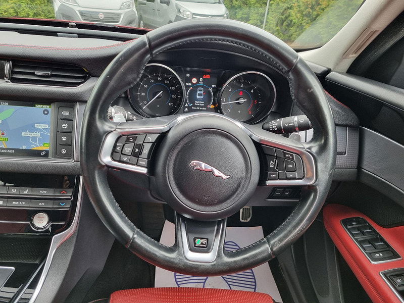 Jaguar XF 2.0d R-Sport Auto Euro 6 (s/s) 4dr 4dr Automatic 2025